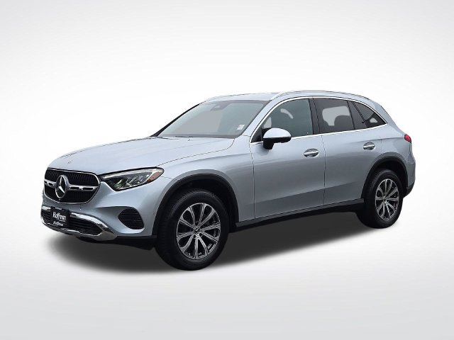 Used 2024 Mercedes-Benz GLC 300 4MATIC w/ Advanced USB Package image 3