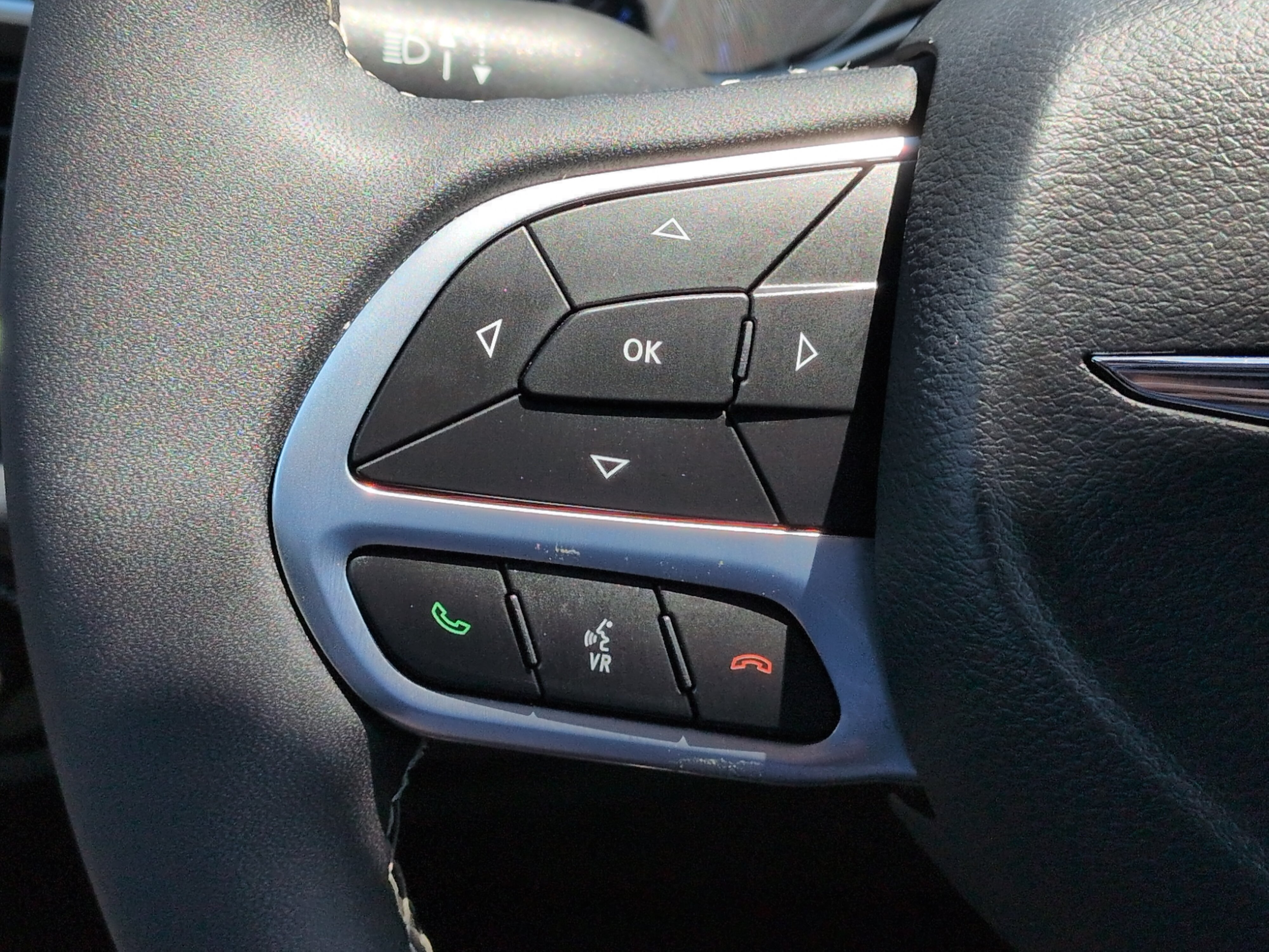 Certified 2025 Chrysler Pacifica Select FWD image 22