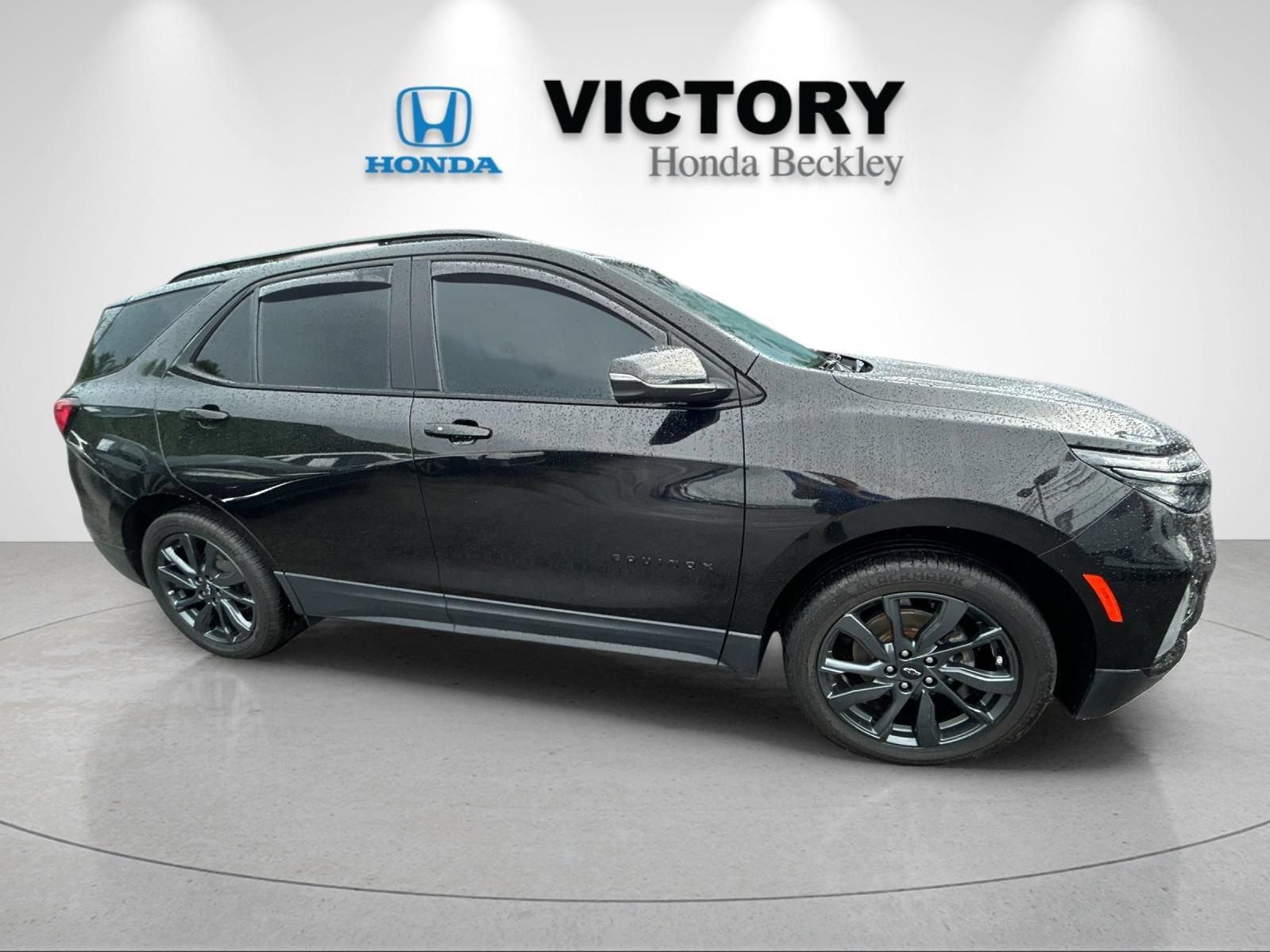 Used 2023 Chevrolet Equinox RS w/ RS Leather Package AWD/4WD image 7