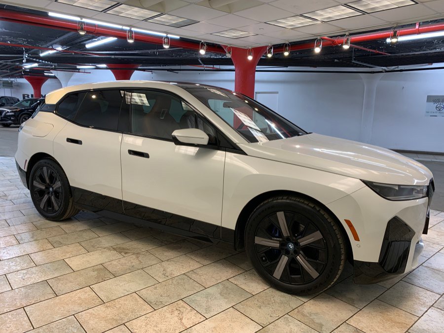 Used 2024 BMW iX M60 image 9