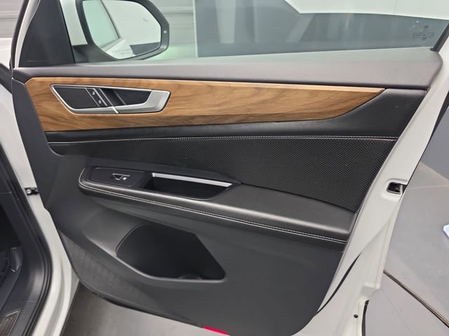 Used 2024 Volkswagen Atlas SE image 48