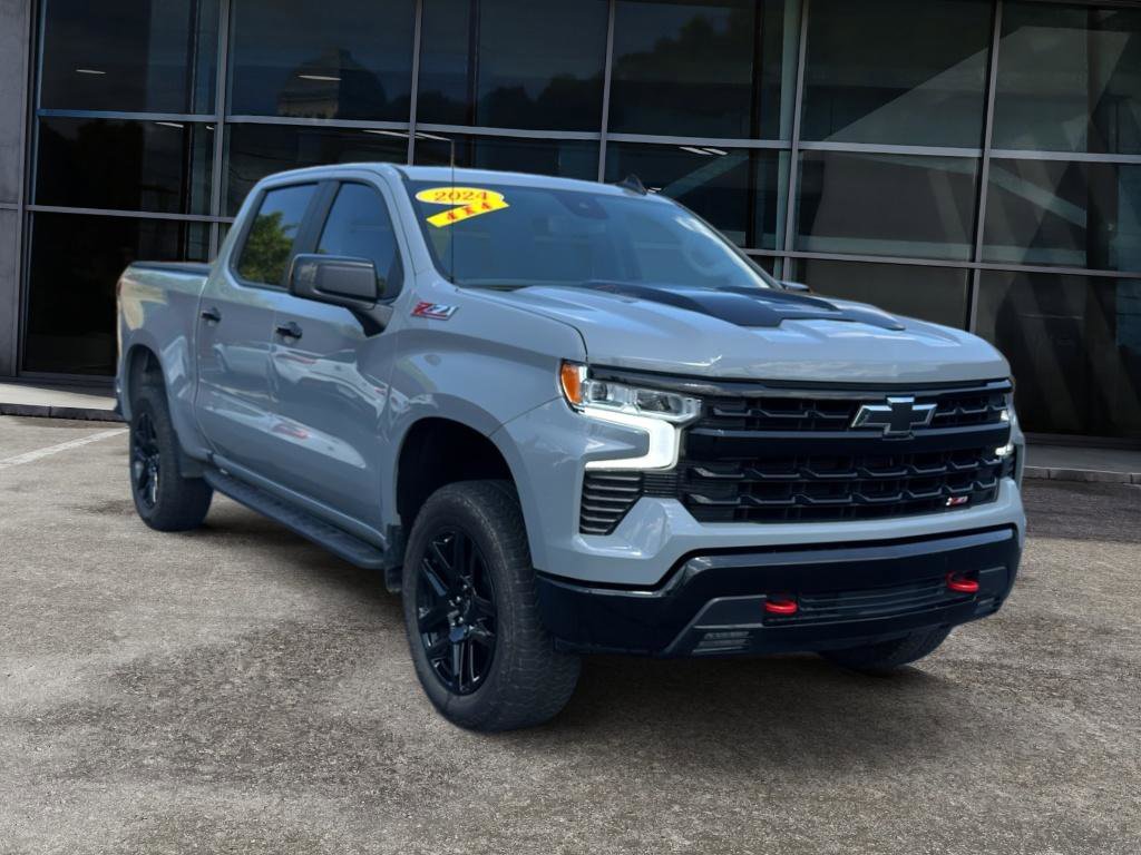 Used 2024 Chevrolet Silverado 1500 LT Trail Boss w/ Convenience Package II AWD/4WD image 3