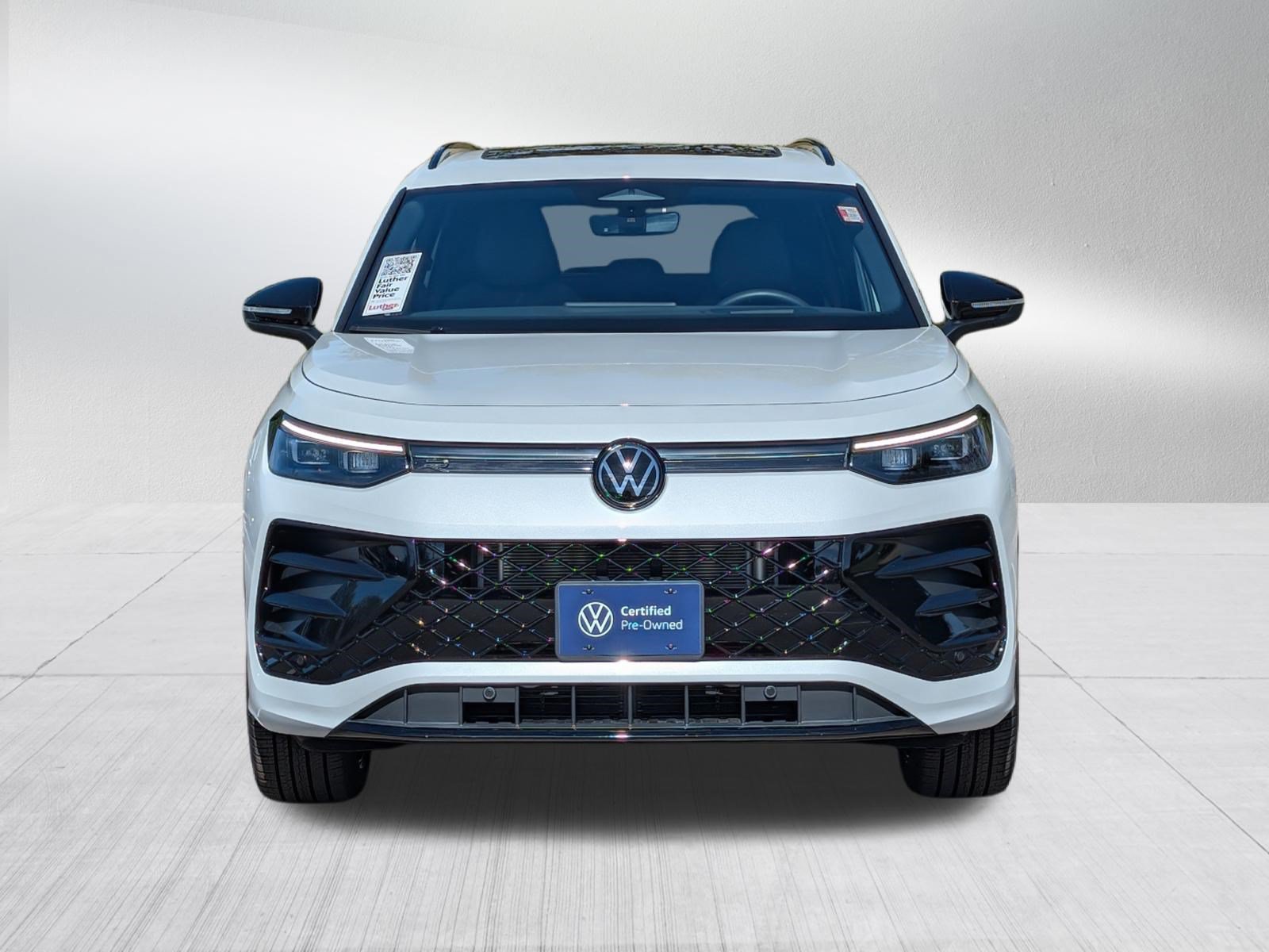 Certified 2026 Volkswagen Tiguan SE R-Line AWD/4WD image 2