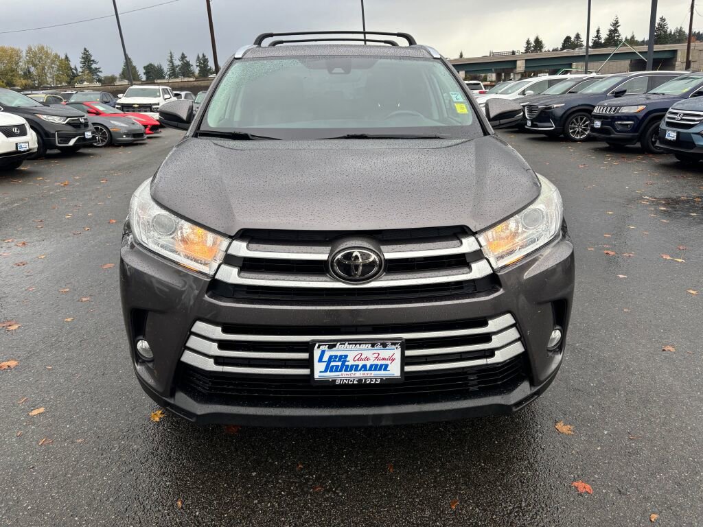 Used 2019 Toyota Highlander XLE image 2