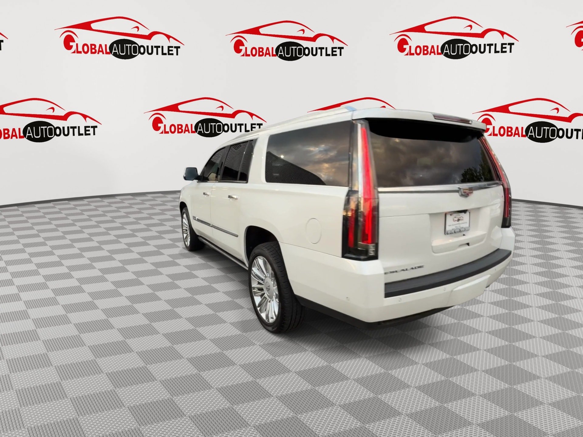 Used 2018 Cadillac Escalade ESV Platinum AWD/4WD image 7
