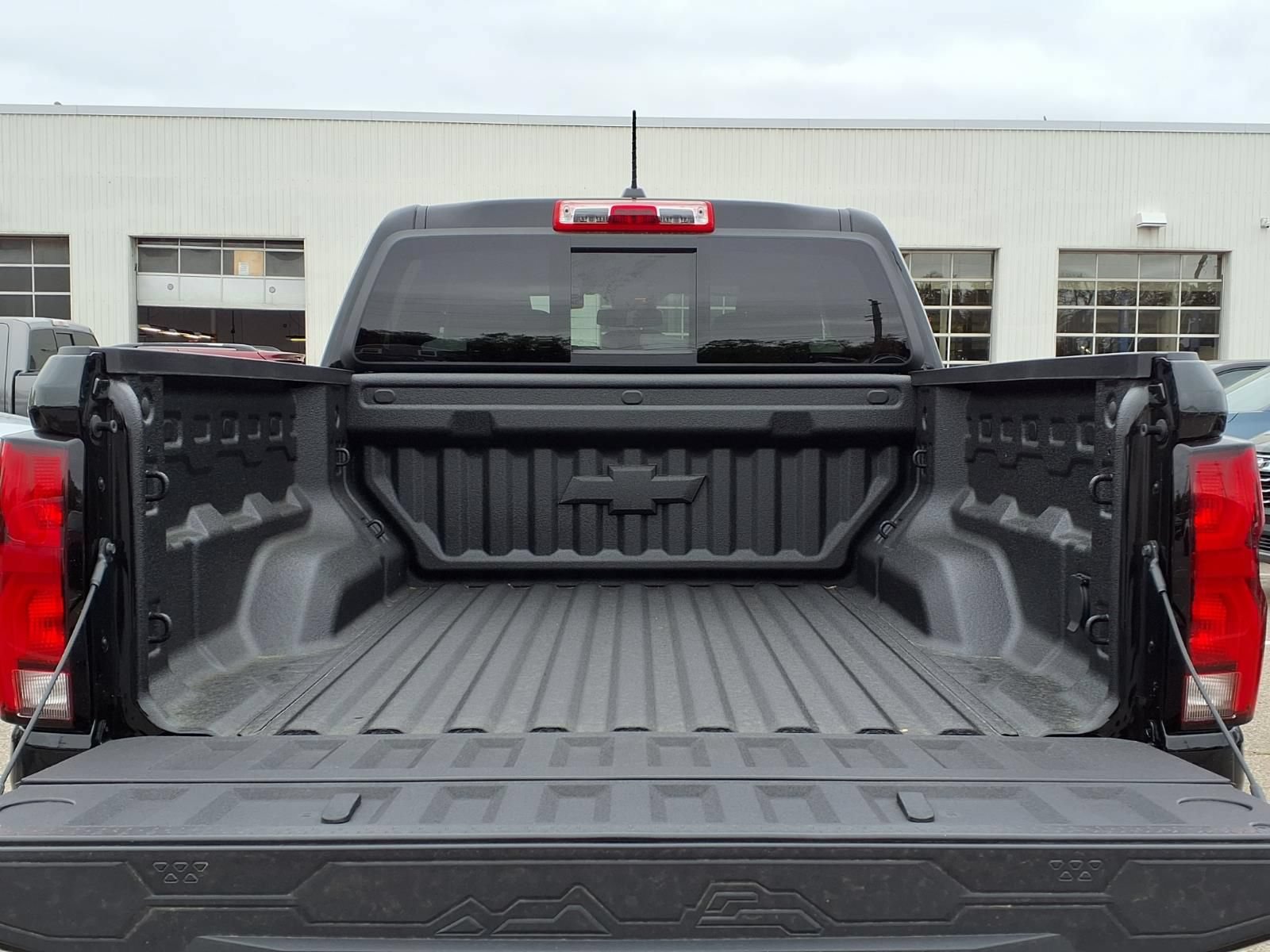 New 2026 Chevrolet Colorado ZR2 AWD/4WD image 9