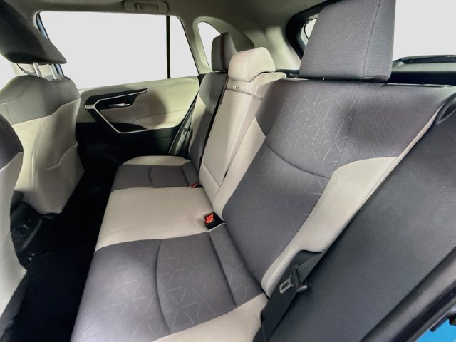 Used 2019 Toyota RAV4 XLE w/ Convenience Package FWD image 24