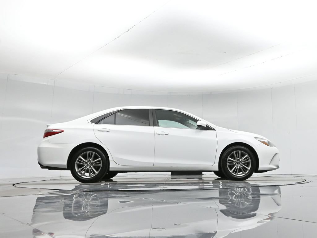 Used 2017 Toyota Camry SE image 33