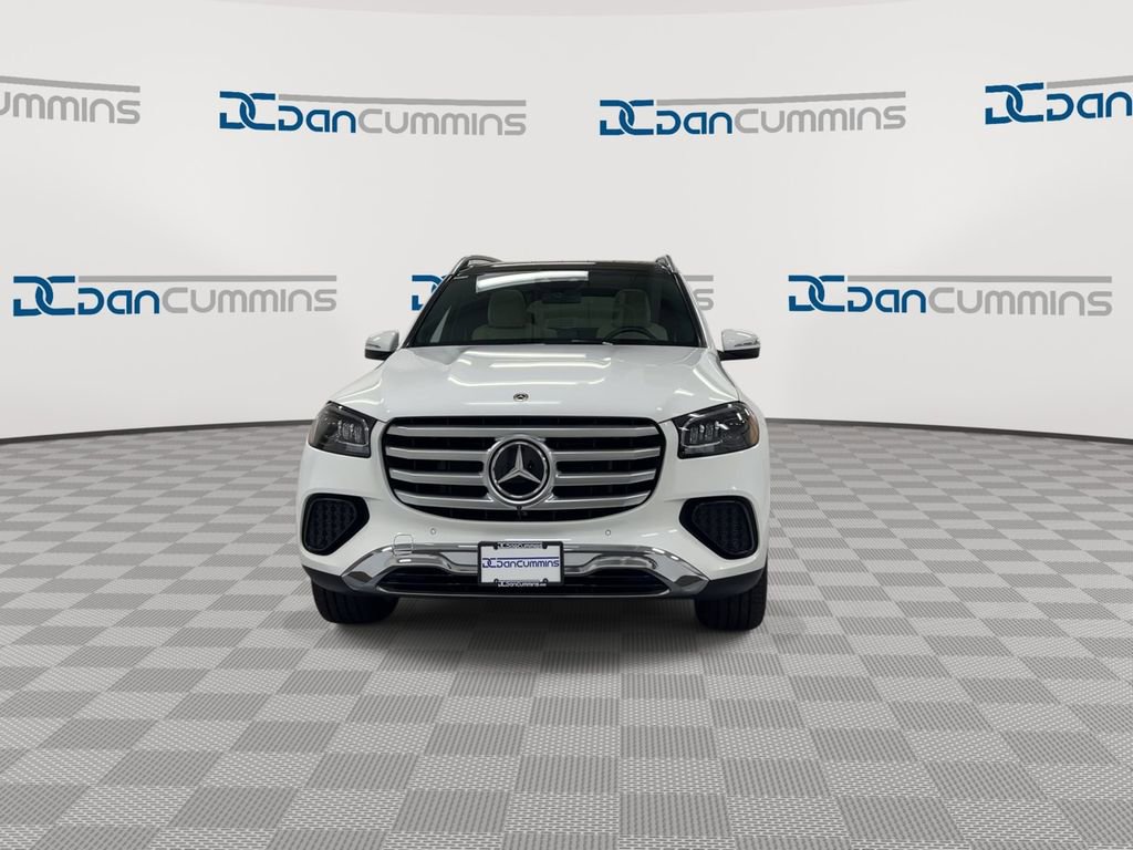 Used 2025 Mercedes-Benz GLS 450 4MATIC image 3