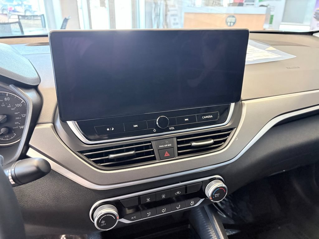 New 2026 Nissan Altima 2.5 SR FWD image 9