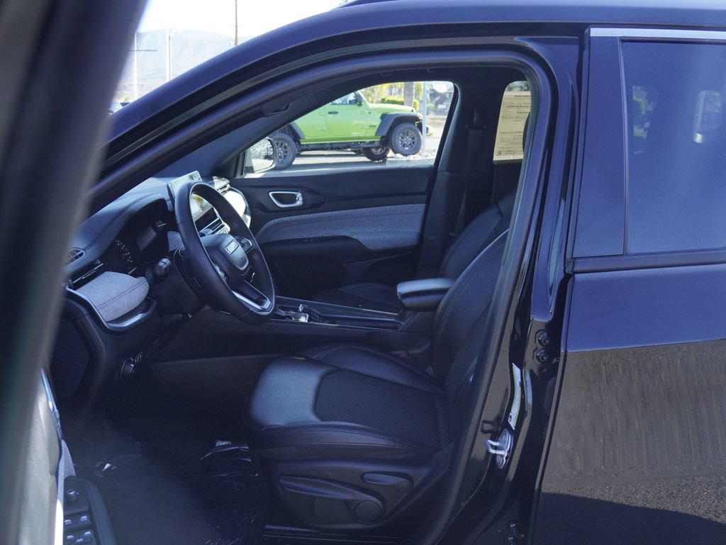 Certified 2024 Jeep Compass Latitude AWD/4WD image 22