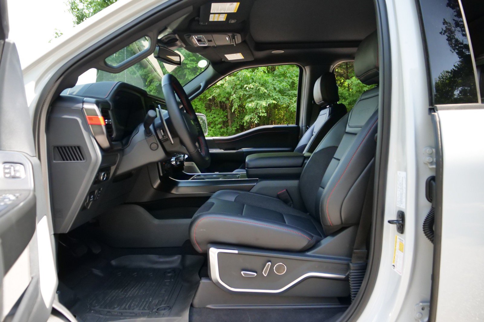 Used 2026 Ford F150 Raptor AWD/4WD image 31