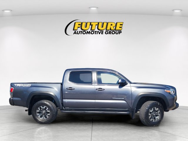Used 2022 Toyota Tacoma TRD Off-Road w/ Technology Package AWD/4WD image 3
