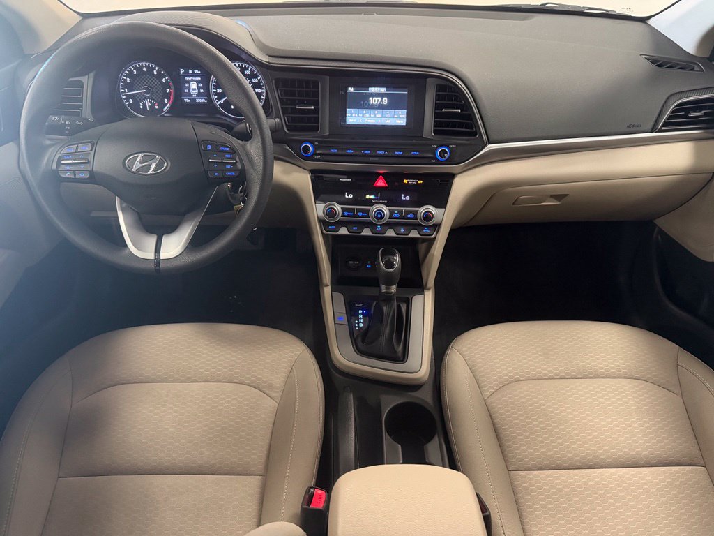 Used 2020 Hyundai Elantra SE FWD image 15