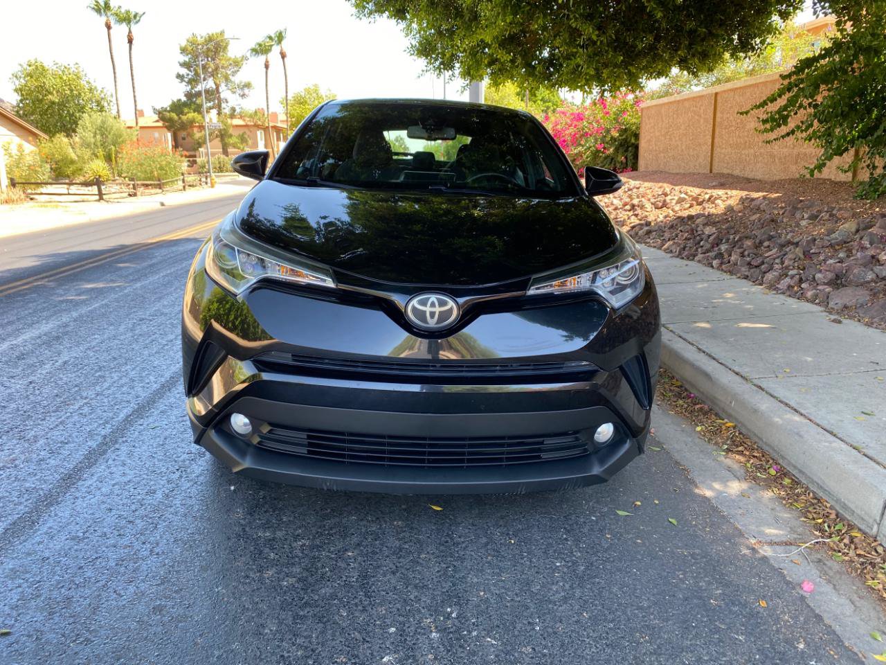 Used 2018 Toyota C-HR XLE FWD image 3