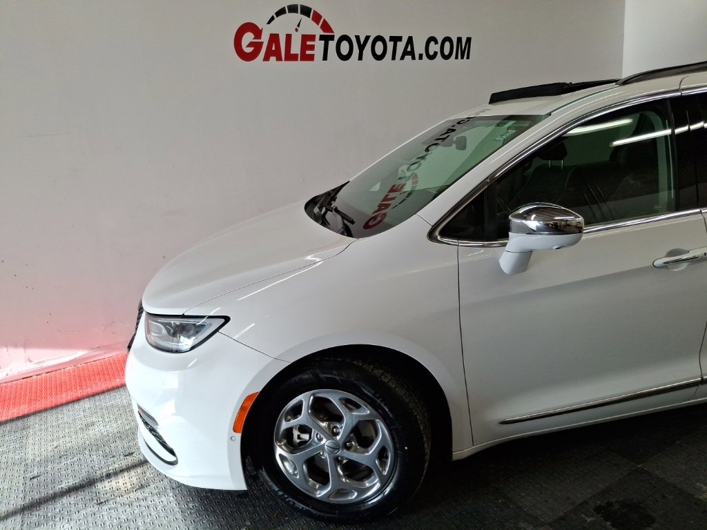 Used 2022 Chrysler Pacifica Limited image 4