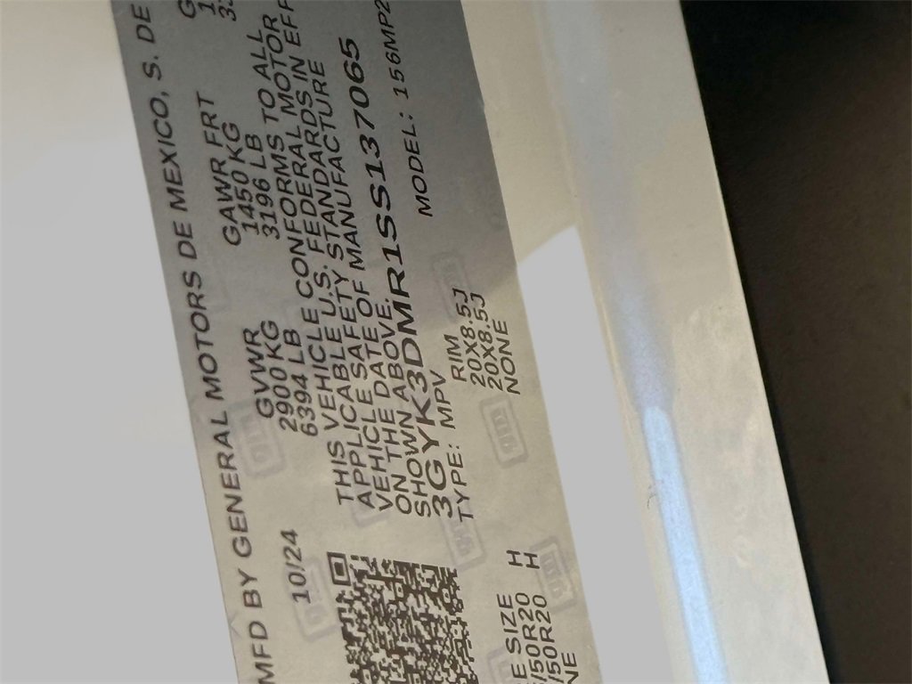 Used 2025 Cadillac Optiq Luxury 2 w/ LPO, Floor Liner Package image 32