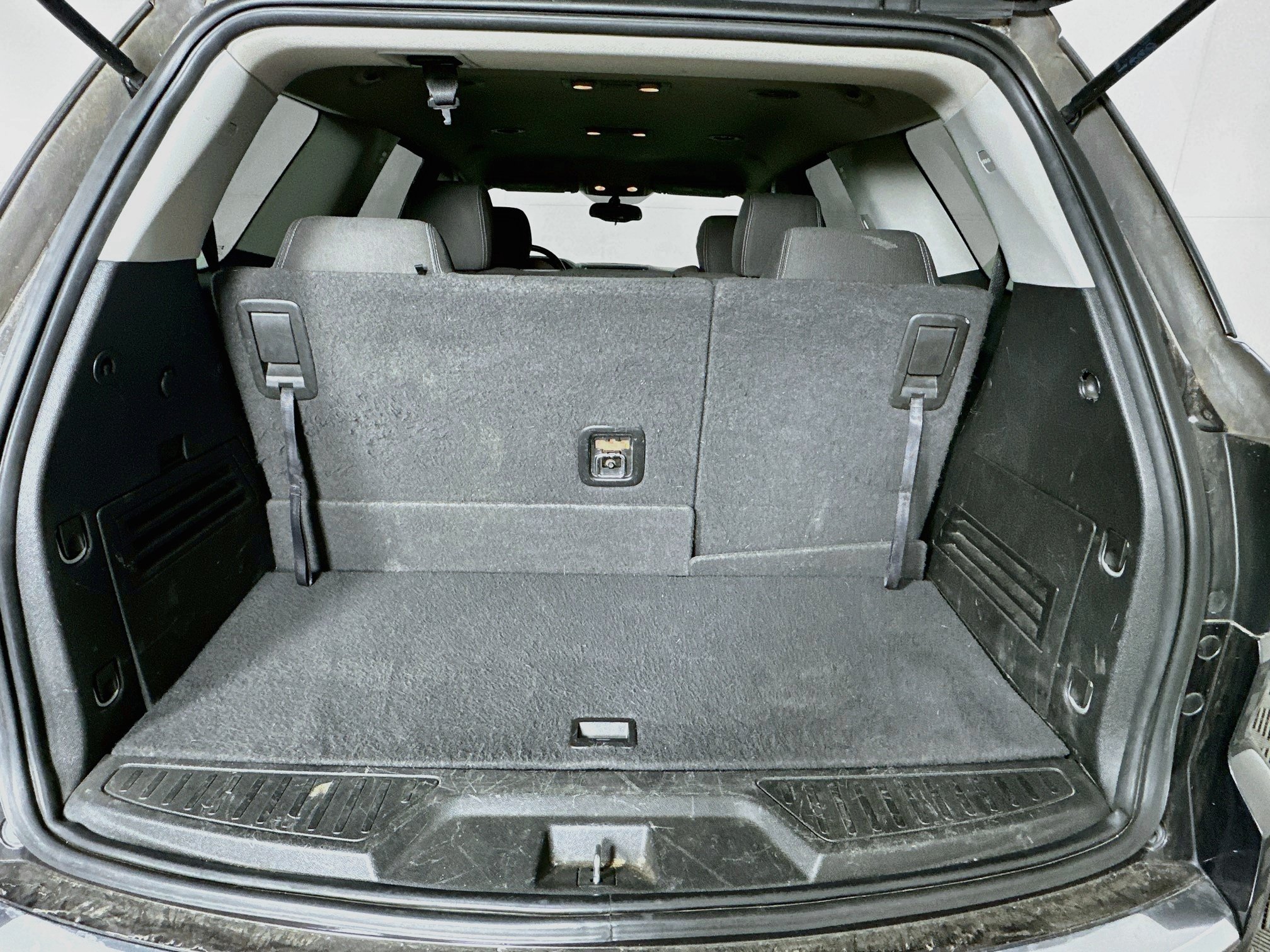 Used 2016 GMC Acadia SLE FWD image 28