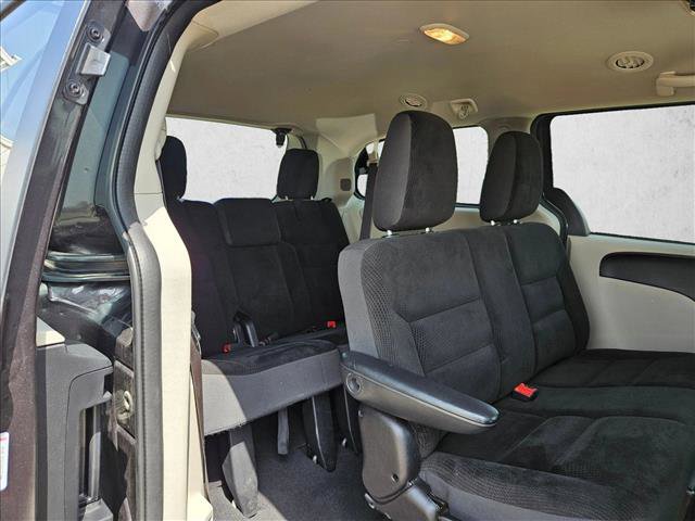 Used 2019 Dodge Grand Caravan SE w/ UConnect Hands-Free Group FWD image 18
