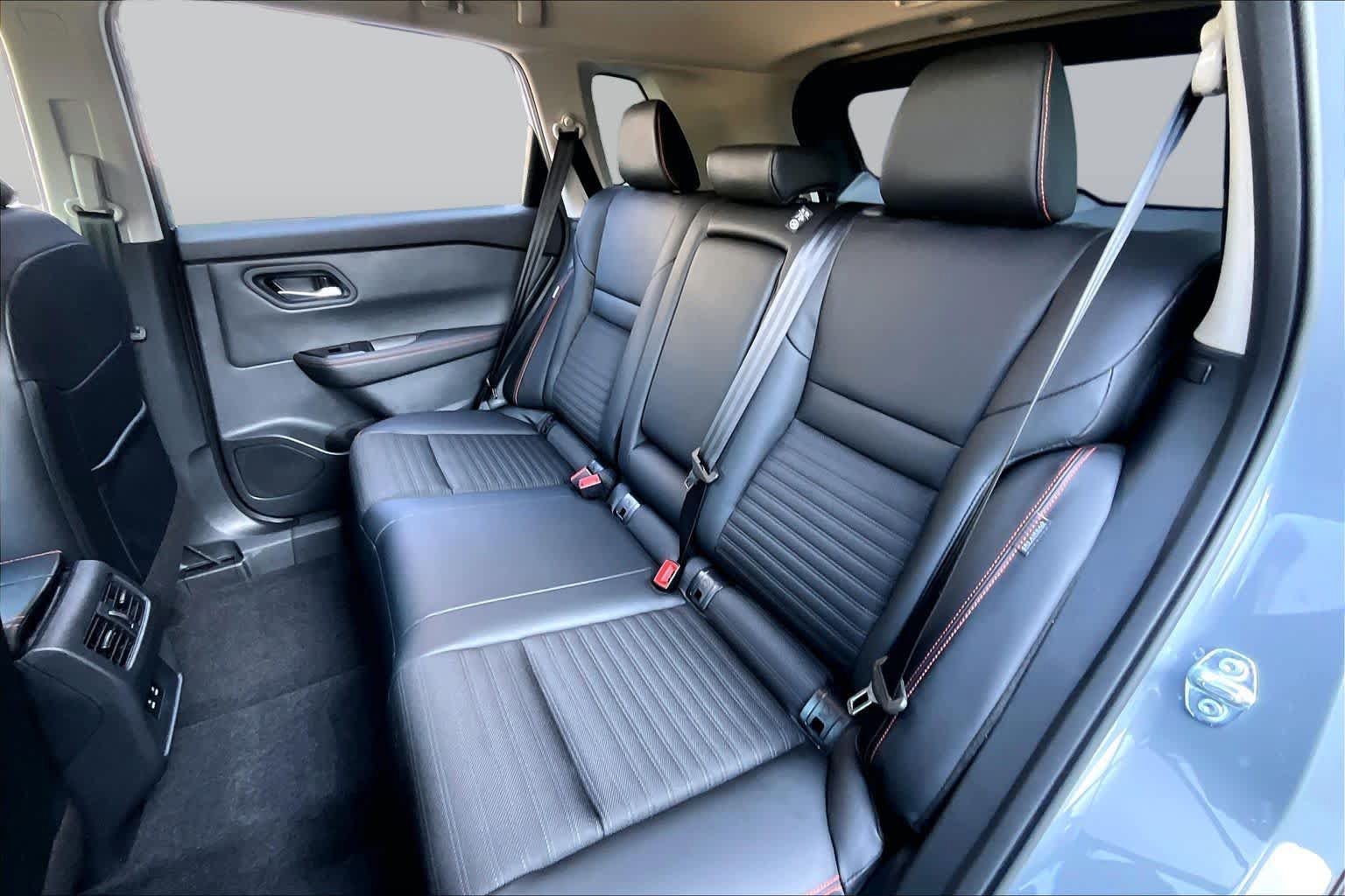 Certified 2026 Nissan Rogue SV AWD/4WD image 19