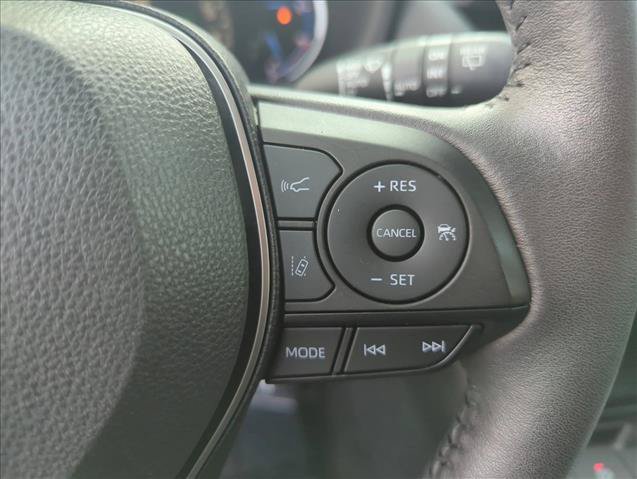 Used 2023 Toyota RAV4 XLE Premium AWD/4WD image 15