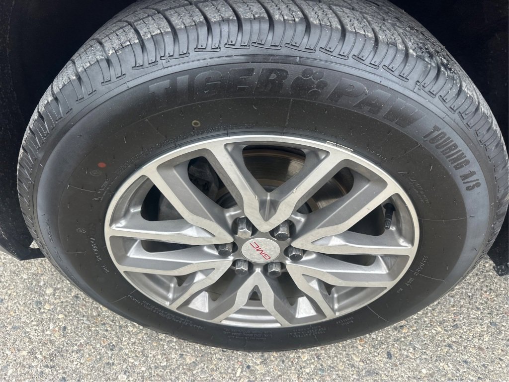 Used 2020 GMC Acadia SLE w/ Driver Convenience Package image 18