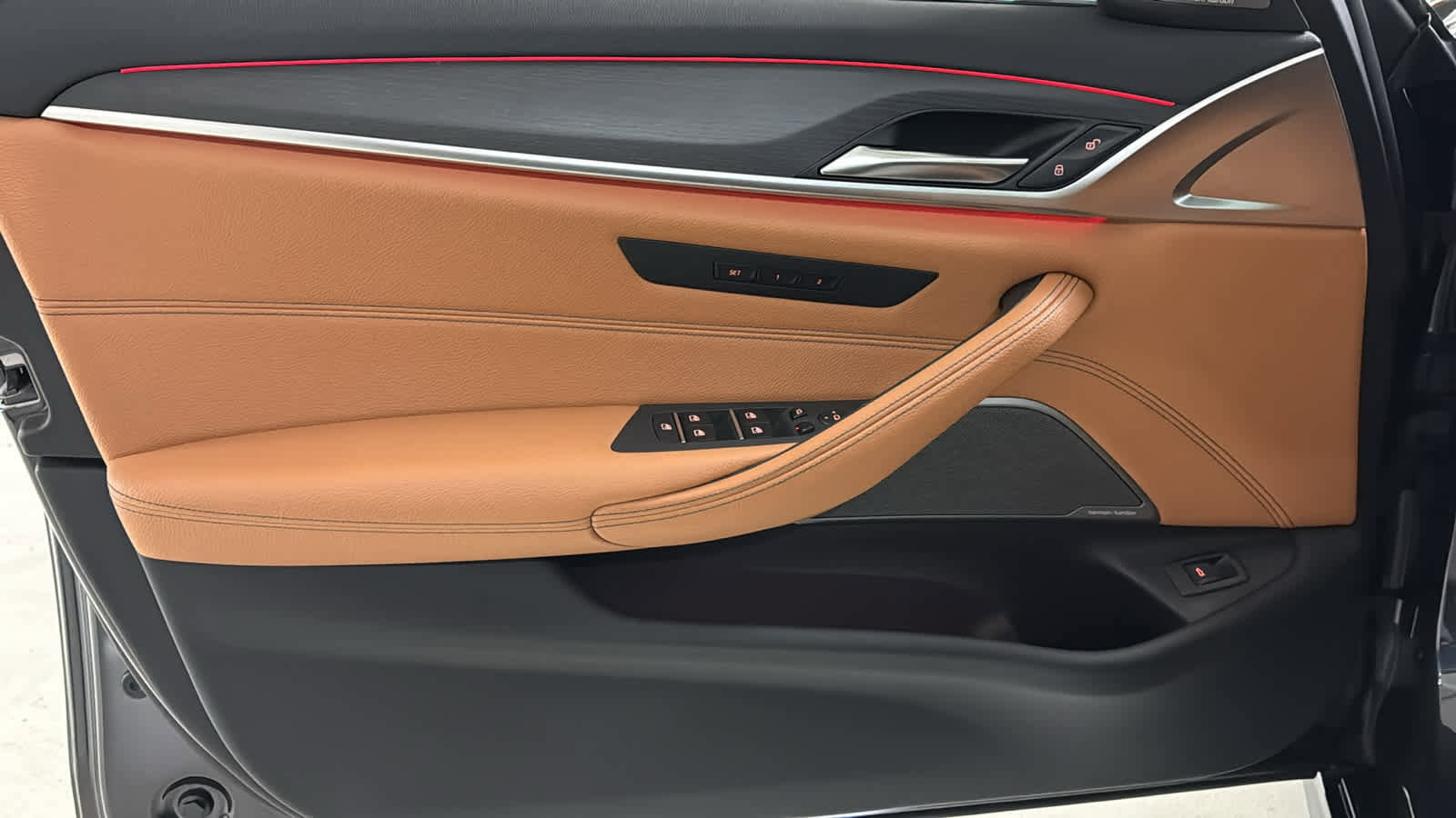 Used 2021 BMW 530i xDrive w/ M Sport Package AWD/4WD image 14