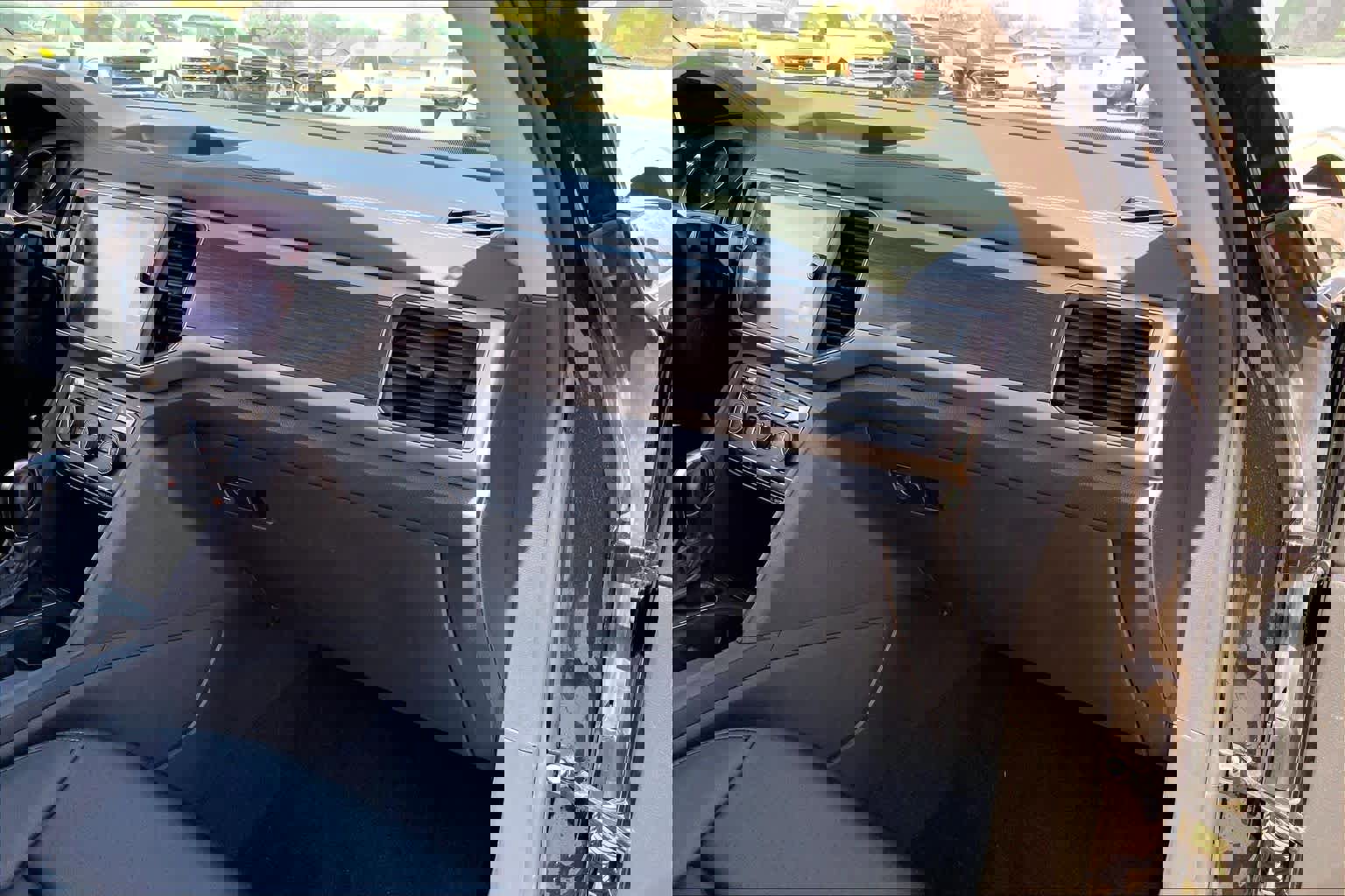 Used 2019 Volkswagen Atlas SE w/ Towing Package image 19