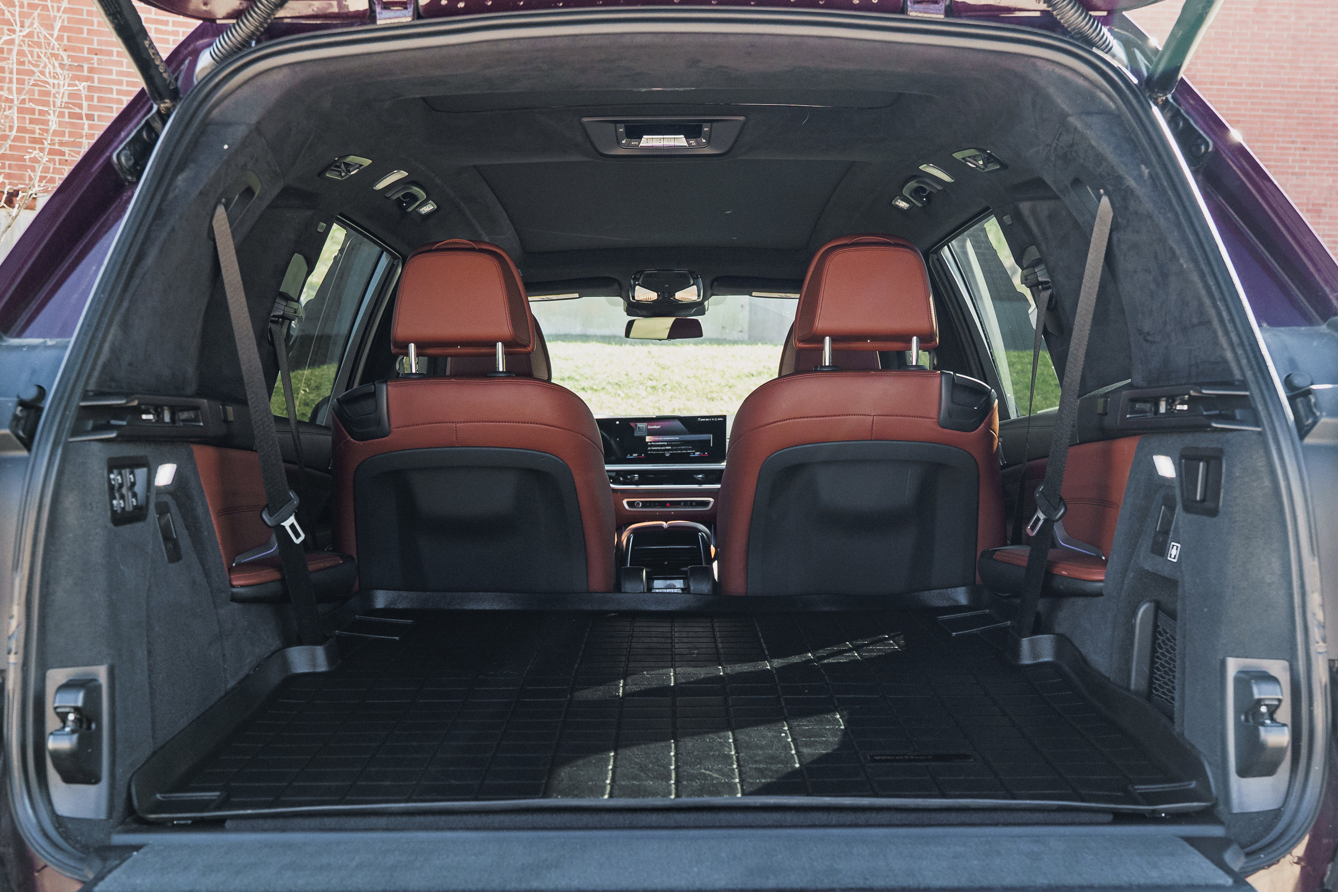 Used 2023 BMW X7 M60i w/ Executive Package image 26