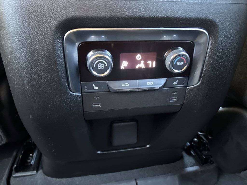 Used 2025 Chevrolet Suburban High Country AWD/4WD image 19