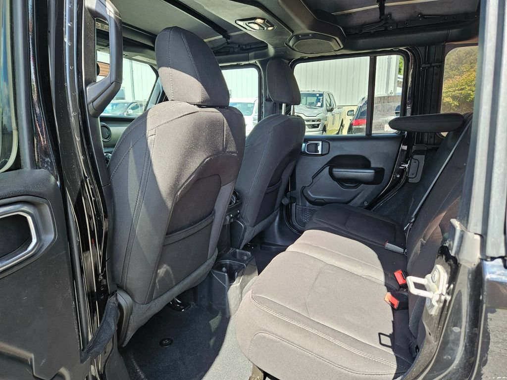Used 2022 Jeep Wrangler Unlimited Sport AWD/4WD image 16
