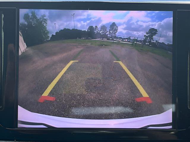 Used 2019 Chrysler Pacifica Limited FWD image 28
