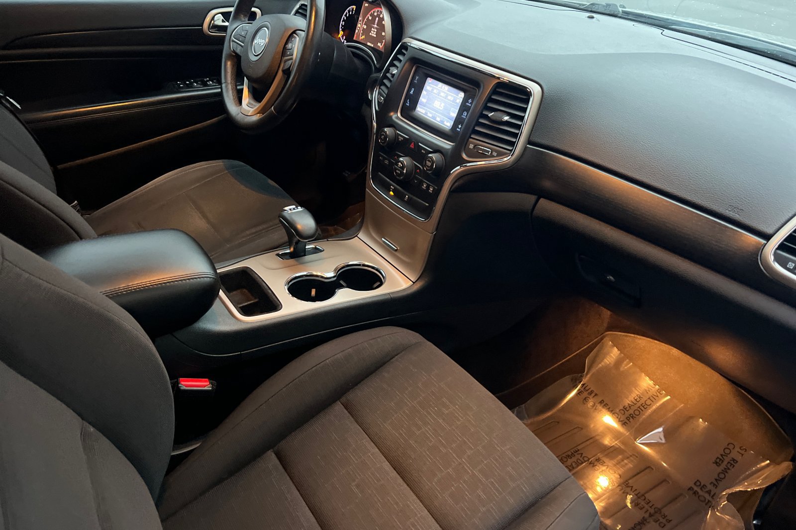 Used 2014 Jeep Grand Cherokee Laredo w/ Security & Convenience Group AWD/4WD image 18