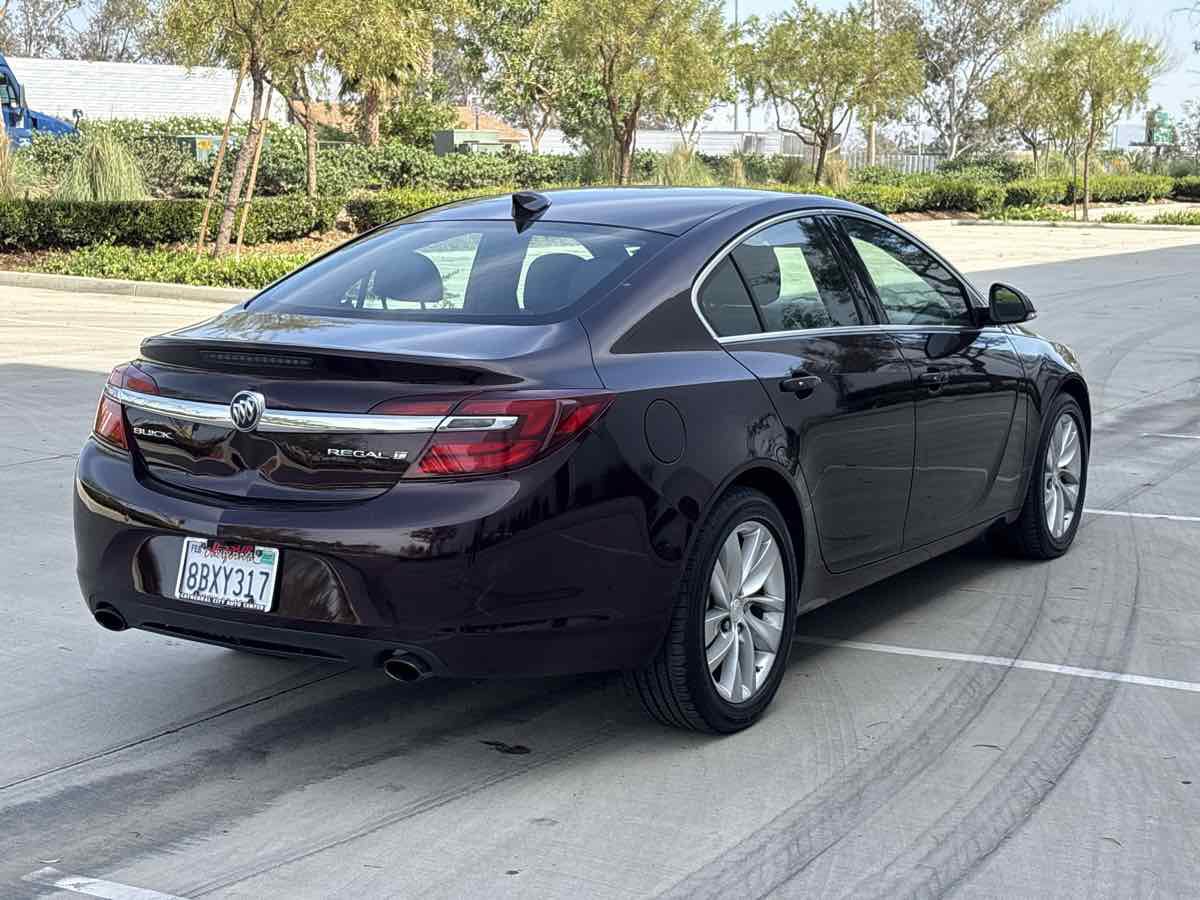 Used 2017 Buick Regal Premium w/ Driver Confidence Package #1 FWD image 3
