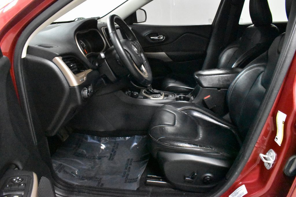 Used 2017 Jeep Cherokee Limited image 12