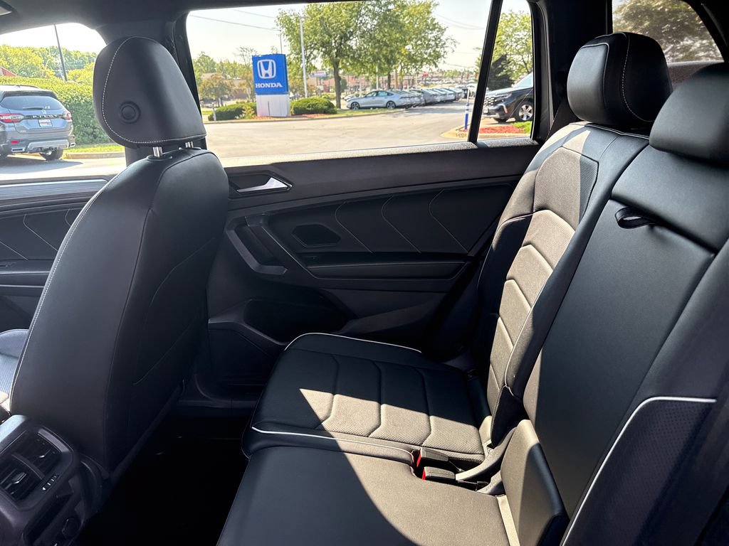 Used 2022 Volkswagen Tiguan SEL R-Line AWD/4WD image 22
