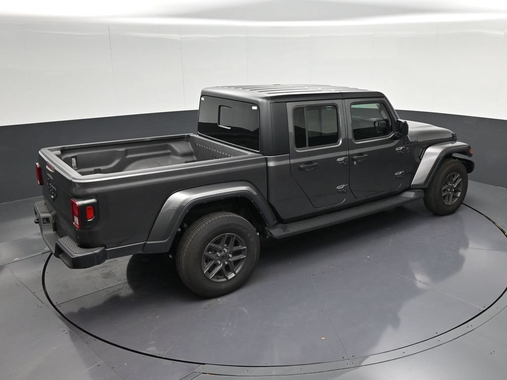 Used 2025 Jeep Gladiator Sport AWD/4WD image 19