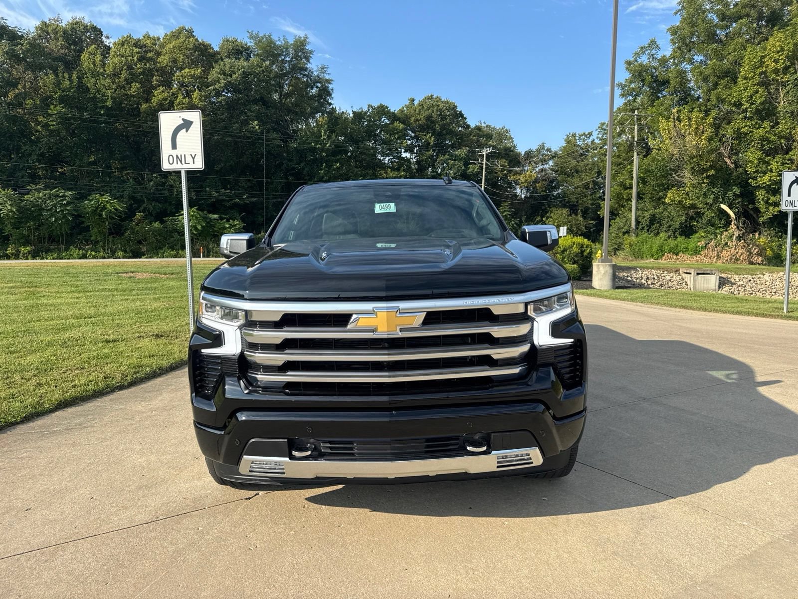 New 2026 Chevrolet Silverado 1500 High Country w/ High Country Premium Package AWD/4WD image 2