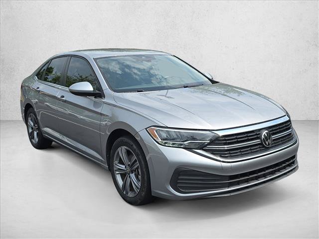 Used 2023 Volkswagen Jetta SE FWD image 3