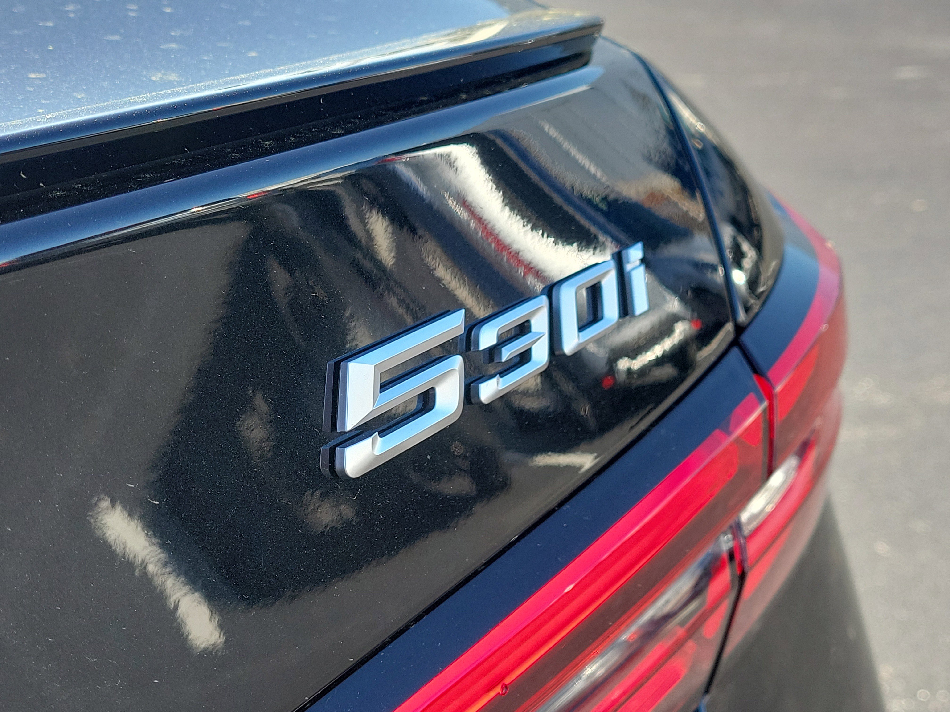 Used 2026 BMW 530i w/ M Sport Package image 5