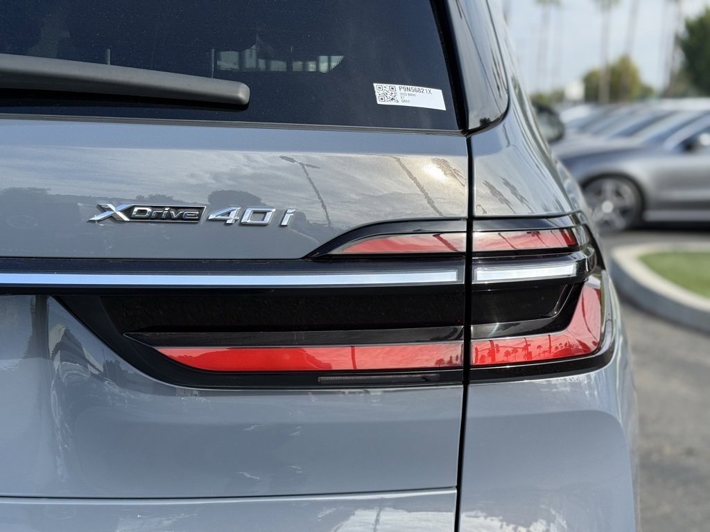 Used 2023 BMW X7 xDrive40i w/ Premium Package image 8