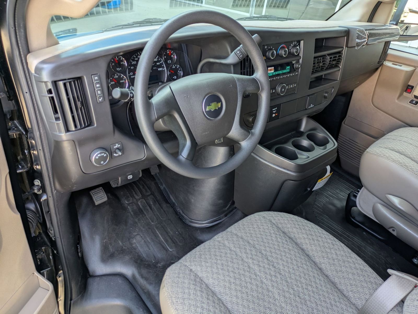 New 2026 Chevrolet Express 3500 RWD image 8