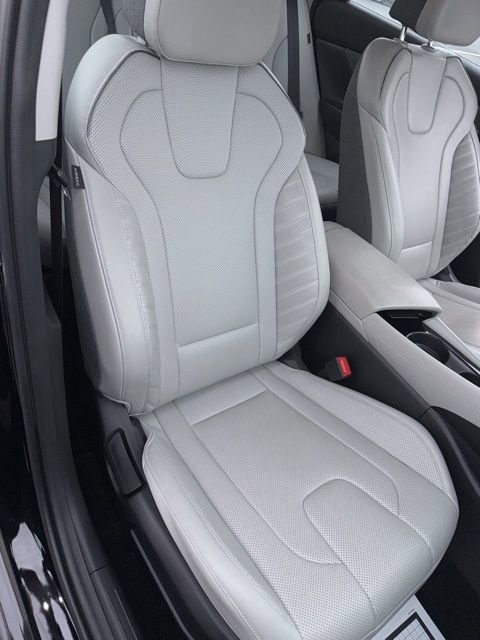 Used 2024 Hyundai Elantra Limited image 24