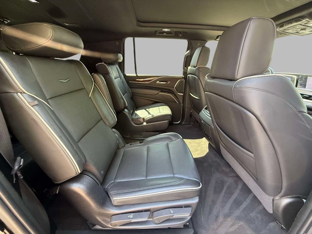 Used 2023 Cadillac Escalade ESV Premium Luxury AWD/4WD image 16