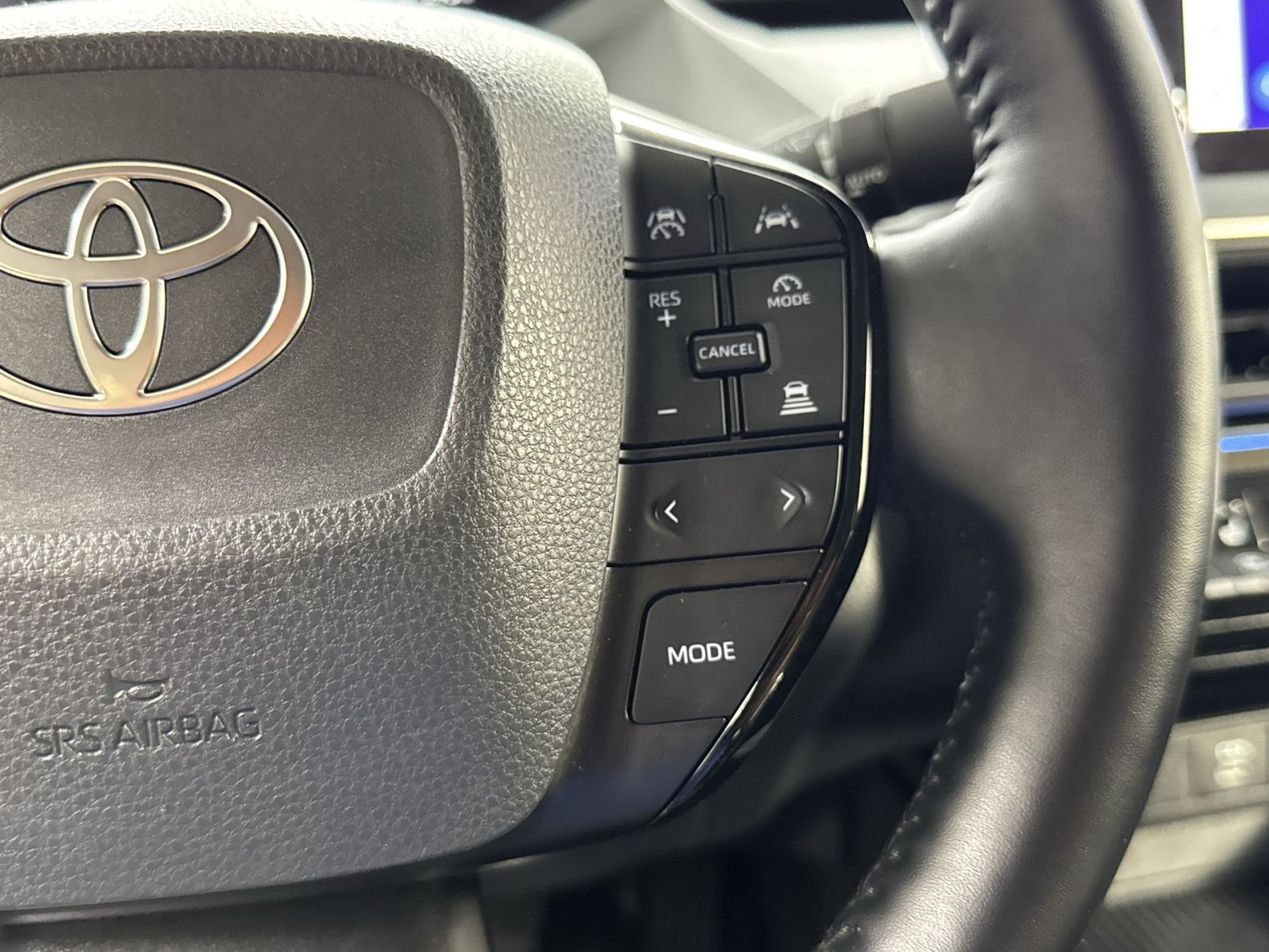 Used 2024 Toyota Prius XLE AWD/4WD image 44