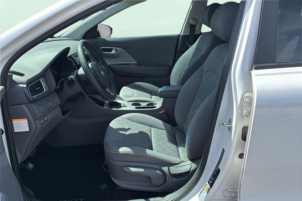 Used 2017 Kia Niro LX image 34