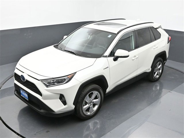 Used 2021 Toyota RAV4 XLE Premium image 15