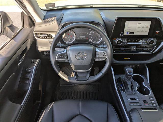 Certified 2024 Toyota Highlander XLE image 14