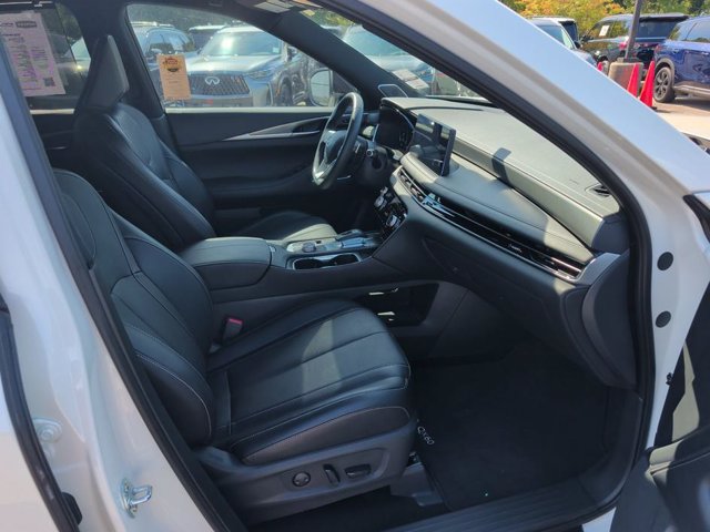 Certified 2025 INFINITI QX60 Luxe w/ Black Edition FWD image 12