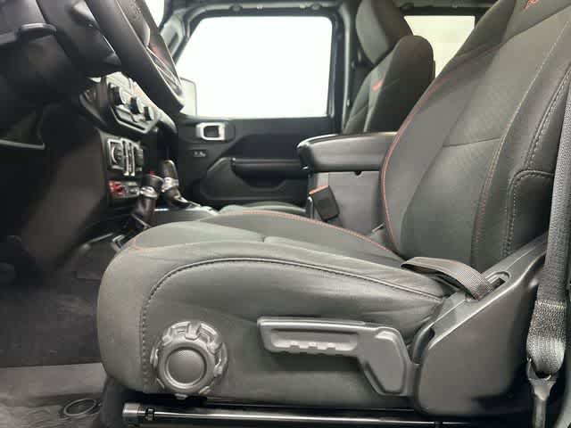 Used 2019 Jeep Wrangler Unlimited Rubicon w/ LED Lighting Group AWD/4WD image 26